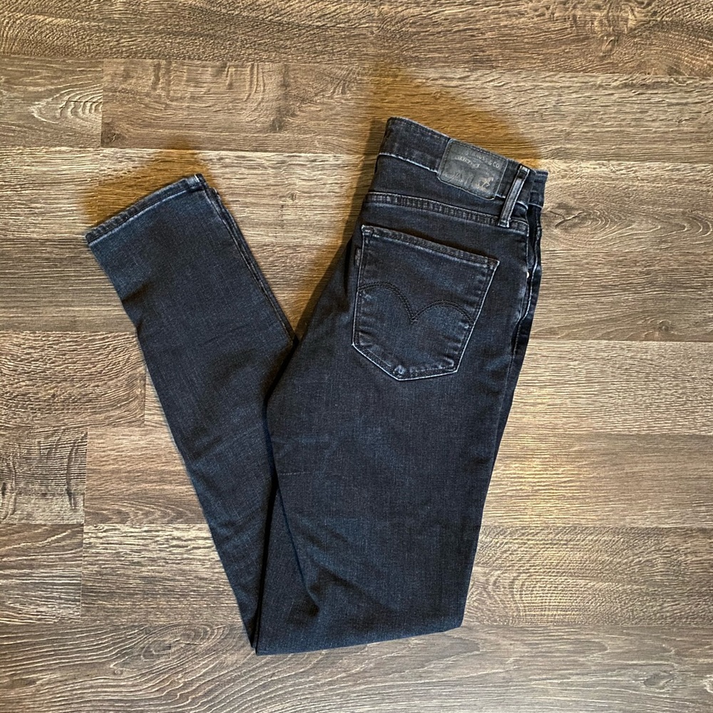 721 Levi’s skinny jeans 💙
